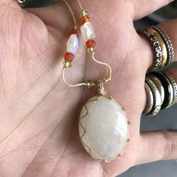 Sold  netting design macrame boho necklace - Picture 2 of 8